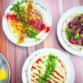 Hummus auf dem Carmel Markt