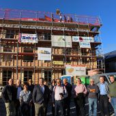 Firstbaum für neue Wälder aks-Zentrale