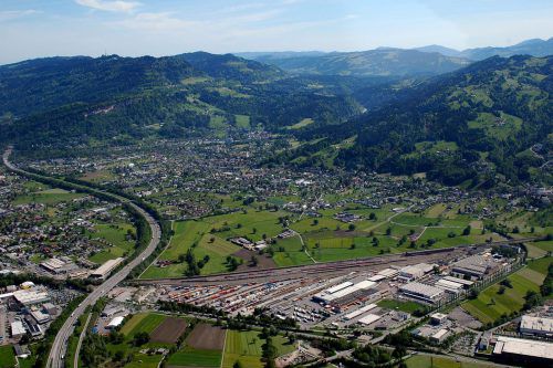 Mit weniger Bodenversiegelung könnten auch die Regionen einen Beitrag zum Klimaschutz leisten. LAnd Vorarlberg