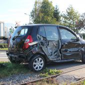 Rheinbähnle rammt Auto