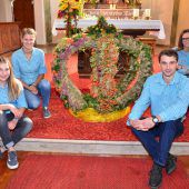 Obst, Gemüse und eine schöne Erntekrone