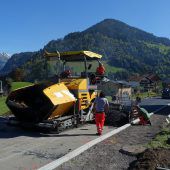 Raggaler Straße frisch asphaltiert