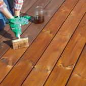 Holzterrasse winterfest machen