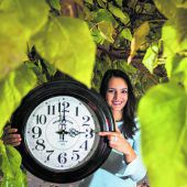 Noch einmal darf an der Uhr gedreht werden