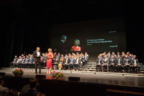 Studium erfolgreich abgeschlossen: Diplomfeier im Kulturhaus. Sams