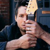 Aynsley Lister greift im Alten Kino in die Saiten