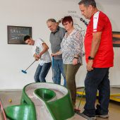 Maximaler Spaß beim Minigolf
