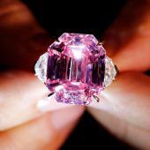 Rekordpreis für rosa Diamanten