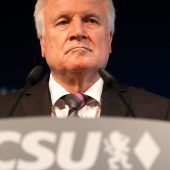 Seehofer zieht Konsequenzen und nimmt den Hut