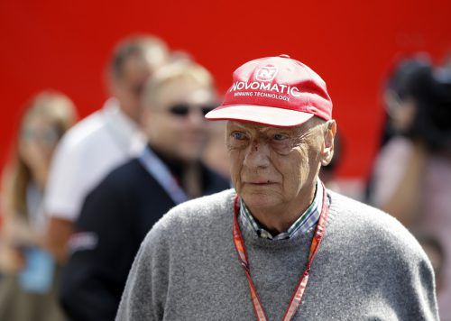Niki Lauda hat in einer Videobotschaft seine baldige Rückkehr angekündigt. AP