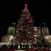 Rom feiert seinen Luxuschristbaum