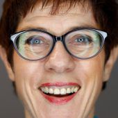 Kramp-Karrenbauer jetzt vor Merz