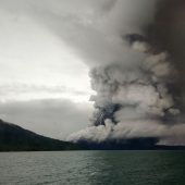 Indonesien weitet Gefahrenzone um die Vulkaninsel aus