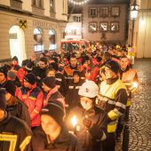 Friedenslicht an Floriani übergeben