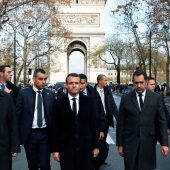 „Gelbwesten“ fordern Macron heraus