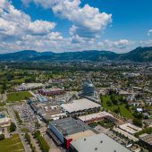 Riesenhallen, aber keine Parkplätze bei der Messe