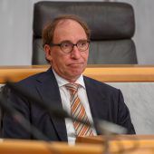 Von Schweigern und Diktaten