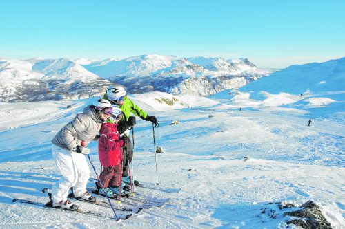Besonders für Familien bietet sich ein Skiurlaub in Hemsedal (Foto) oder Skarslia an. Nils-Erik Bjørholt - Visitnorway.com (2)