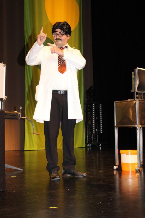 Manfred Himmer begeisterte als Professor Dr. Ringli.