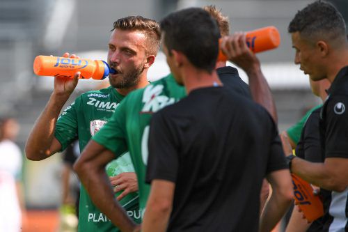 Austria Lustenau-Mittelfeldspieler Sandro Djuric verletzte sich im Testspiel. gepa