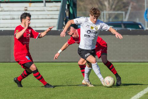 Der Altacher Mittelfeldakteur Elias Stark konnte sich einige Male gekonnt durchsetzen. VN-Stiplovsek