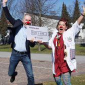 Großzügige Spende für die CliniClowns