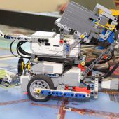 Im Festspielhaus sind die Lego-Roboter los