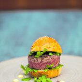 Beef-Tatar-Burger vom Grill