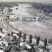 Aus Notsteg wurde beliebte Holzbrücke