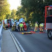 Auf Randstein gefahren und umgekippt