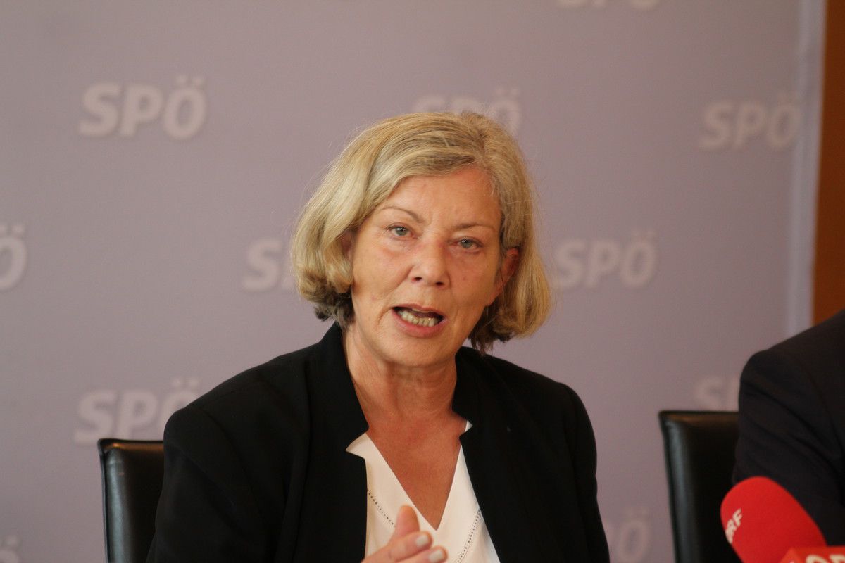 Ehrung für Gabi Sprickler-Falschlunger vor dem Weltfrauentag. VN/rauch