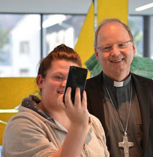 „Liken ist für mich wie segnen.“Bischof Benno Elbs in den VN über Instragram, das er selber gerne nützt.