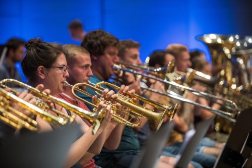 Mit „Crossing the Winds“ sorgt das Sinfonische Blasorchester für frischen Wind.  VN/STeurer