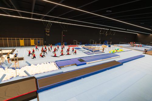 Auf knapp 2700 Quadratmetern finden in der neuen Messehalle 5 die Aktiven des Turnsportzentrums Dornbirn und des Vorarlberger Badmintonverbandes perfekte Trainingsbedingungen vor.  VN/Stiplovsek