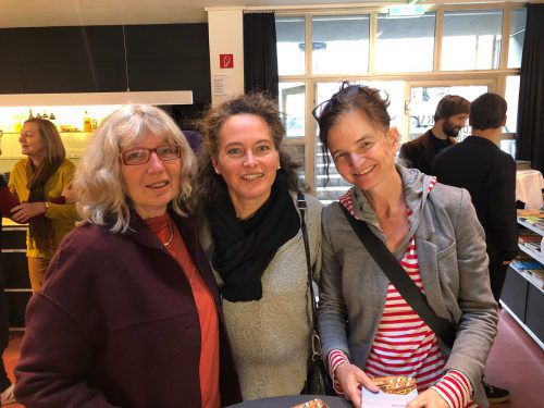 Marlene Thalhammer (l.) sowie Autorin Sabine Grohs und Brigitta Soraperra.