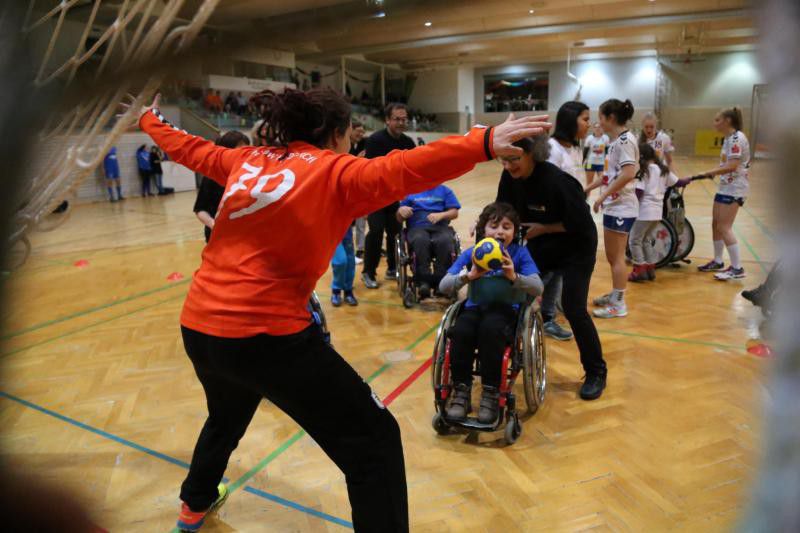 Schülerinnen und Schüler des Schulheims Mäder beweisen jedes Jahr, dass sie Handball spielen können. ⇒VOL