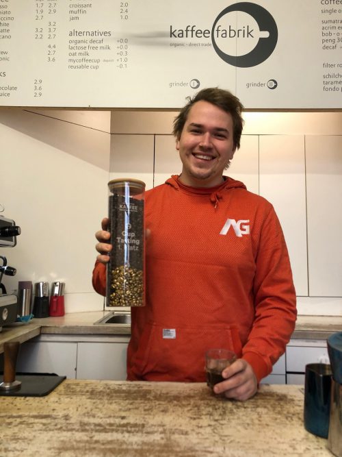 Bojan Pasic ist Barista in der Kaffeefabrik in Wien. In fernerer Zukunft würde ihm eine kleine Rösterei in Dornbirn gut gefallen. Pasic