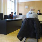 Rentner missbrauchte 15-Jährigen