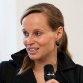 Vernissage vor der Container-Türe