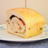 Rezept. Gerolltes Weißbrot ­mediterran gefüllt