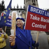 „We are out“: Nach knapp 50 Jahren Mitgliedschaft ver­lassen die Briten die EU. »A2, 3