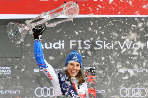 Petra Vlhova gewann wie im Vorjahr den Nachtslalom von Flachau.  apa