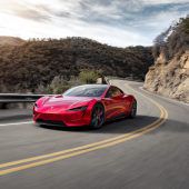 Autonews der WocheMarktwert von Tesla legt kräftig zu / New Stratos im Auktionshaus / Ford elektrifiziert seine Vans