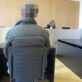 Mit Pkw betrunken gegen Rollstuhlfahrer