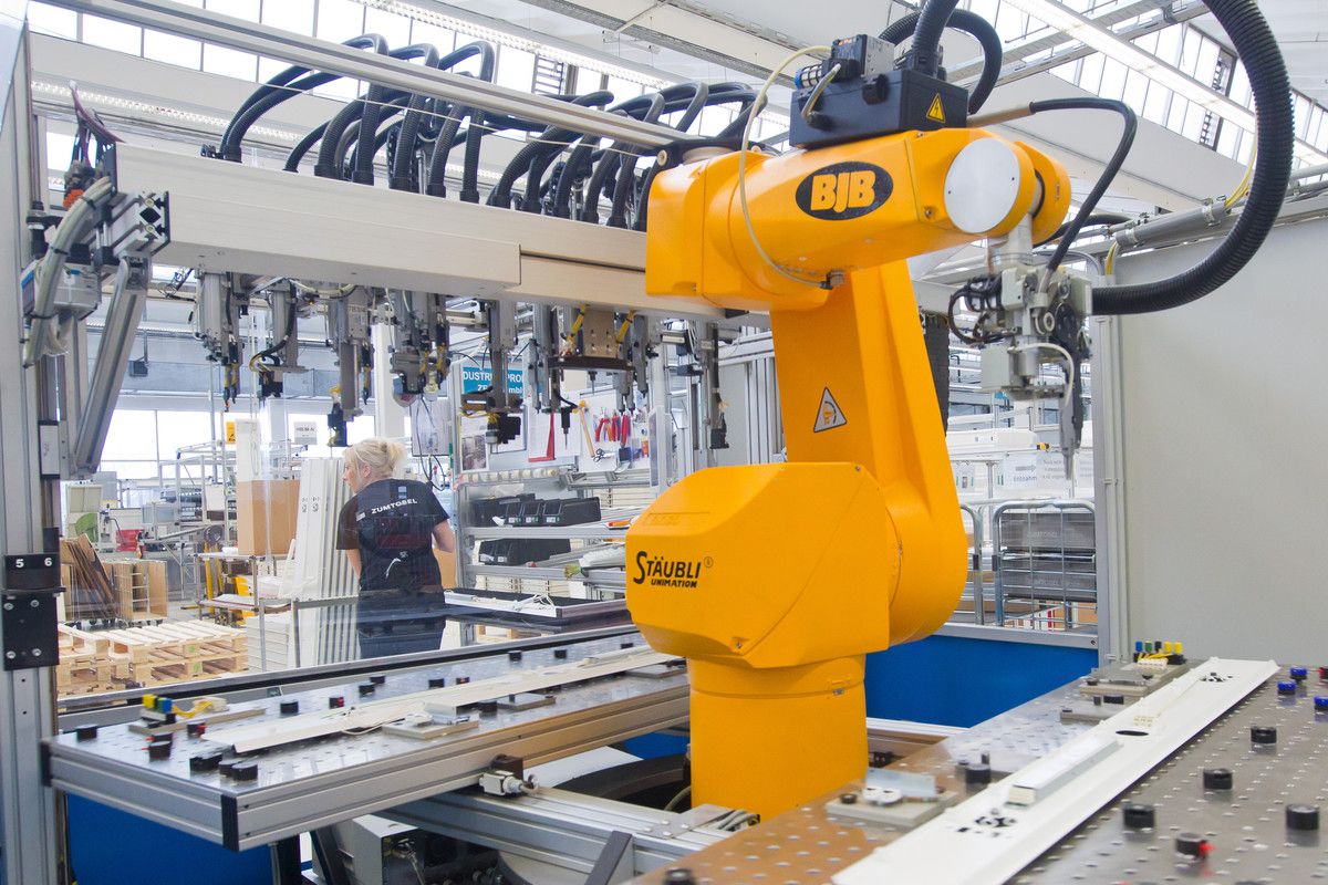 Mitarbeitergesundheit, Materialbeschaffung und heuer besonders Arbeits- und Menschenrechte beschäftigten die Zumtobel Group.VN/Steurer