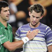 Thiem muss sich Djokovic beugen