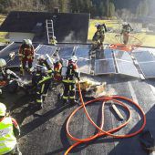 Feuer am Dach