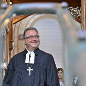 Evangelischer Bischof fordert neuen Dialog zur Karfreitags-Regel