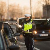 Mit 250 Sachen auf der Autobahn