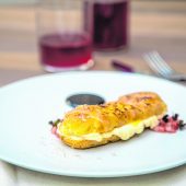 Brandteigkrapfen mit Camembert